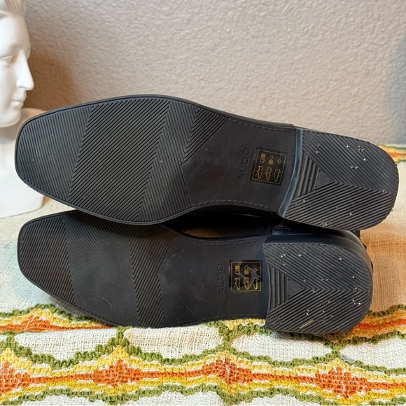 ALDO Women's Franina Chelsea Boot
Black leather gold accent - Picture 8 of 10